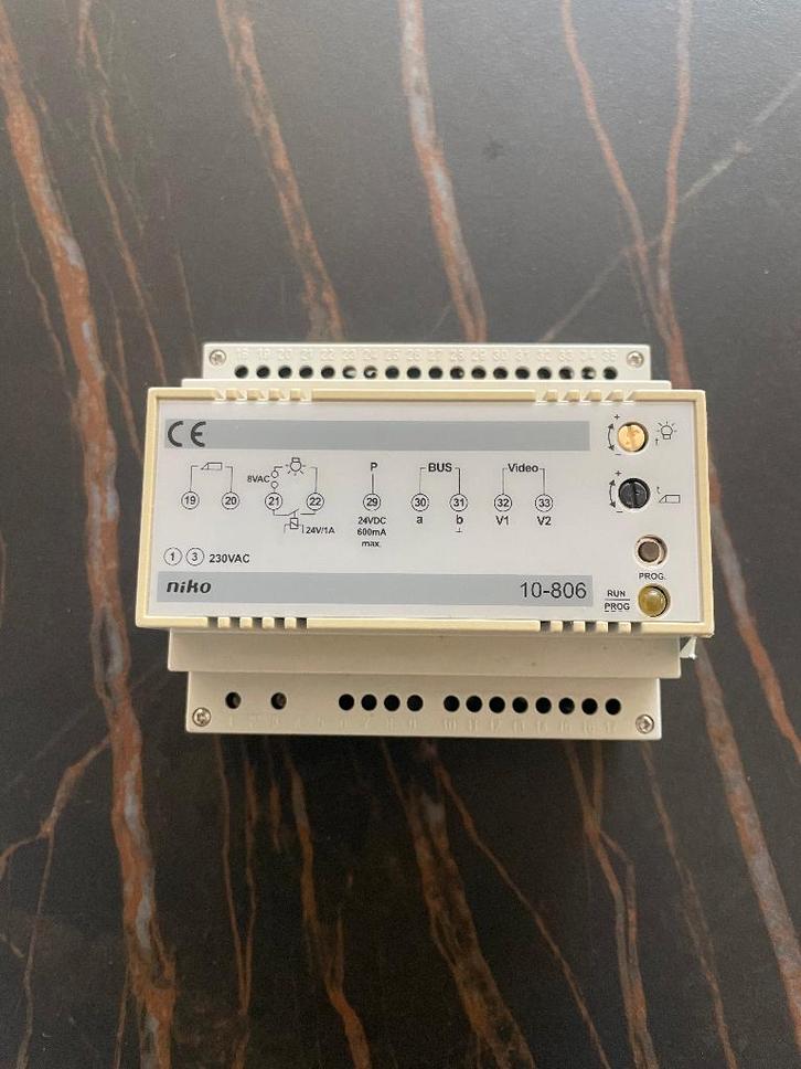 Niko 10-806 Alimentation vidéo 230 V AC F., Bricolage & Construction, Électricité & Câbles, Neuf, Autres types, Enlèvement ou Envoi
