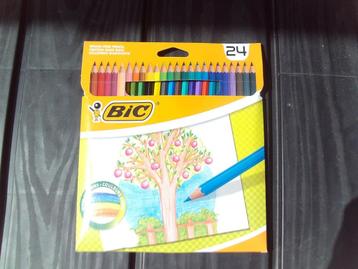 24 crayons de couleur BIC beschikbaar voor biedingen