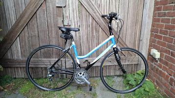 Koersfiets dames beschikbaar voor biedingen