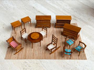 Set antieke miniatuur meubels, ca 1900 beschikbaar voor biedingen