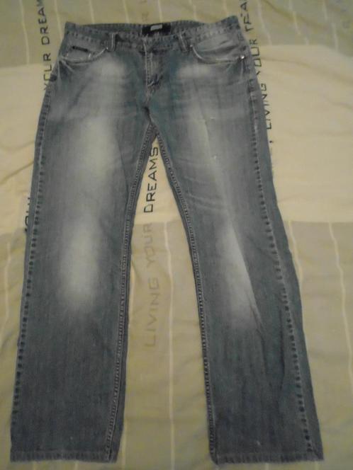 Lichtblauwe jeansbroek Armani Jeans maat 36, Kleding | Heren, Spijkerbroeken en Jeans, Gedragen, W36 - W38 (confectie 52/54), Blauw