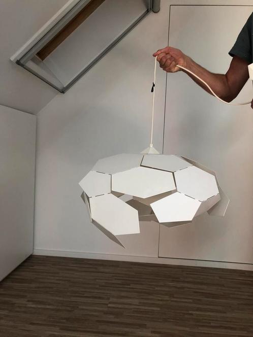 Design lamp Thunderball wit, Huis en Inrichting, Lampen | Plafondlampen, Gebruikt, Metaal, Ophalen