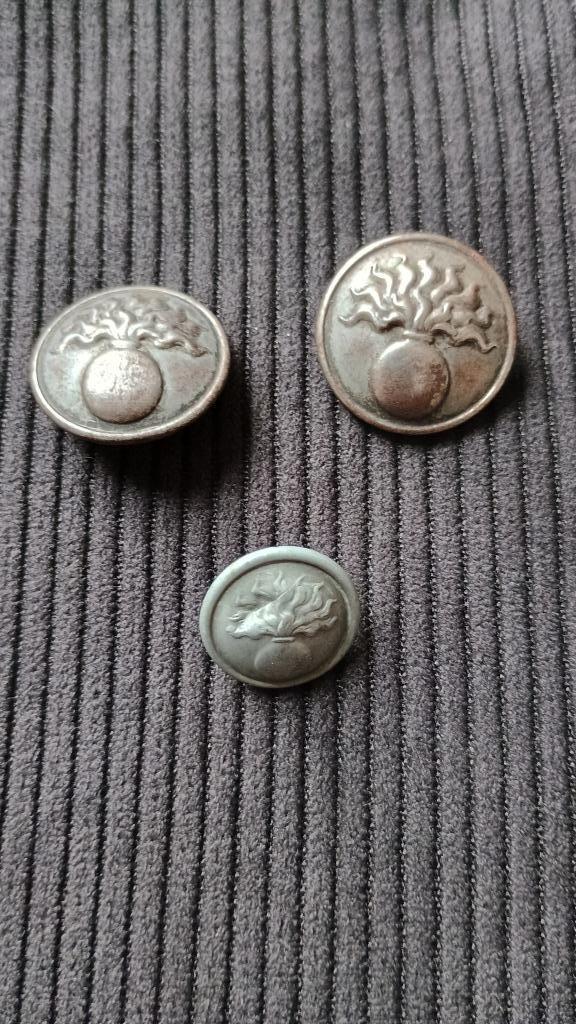 3 boutons militaires français de 1914, Verzamelen, Militaria | Algemeen, Ophalen