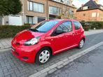 Toyota Aygo Essence, Autos, Rouge, Achat, Carnet d'entretien, Boîte manuelle