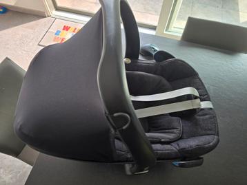 Maxi-Cosi Pebble + Nomad Black beschikbaar voor biedingen