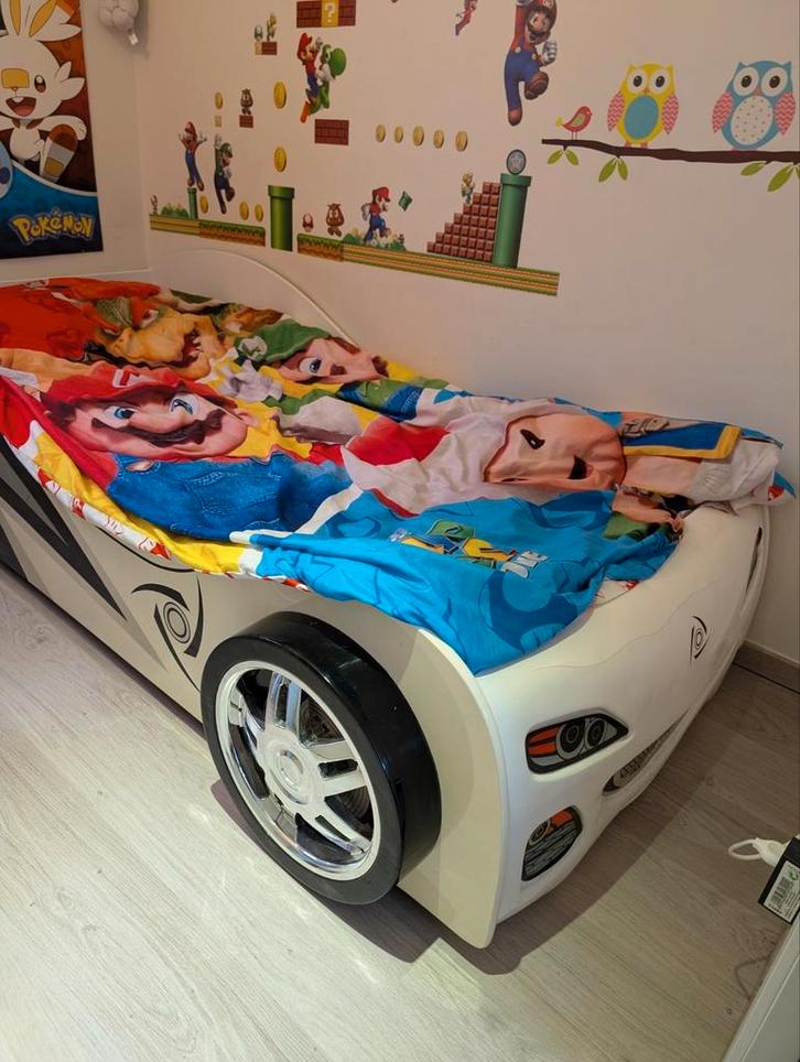 Autobed wit 90x200, Kinderen en Baby's, Kinderkamer | Bedden, Zo goed als nieuw, Matras, Ophalen