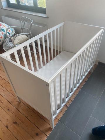 Babybed ikea sundvik en aerosleep matras, topper en dons, Kinderen en Baby's, Ophalen, Zo goed als nieuw, Matras