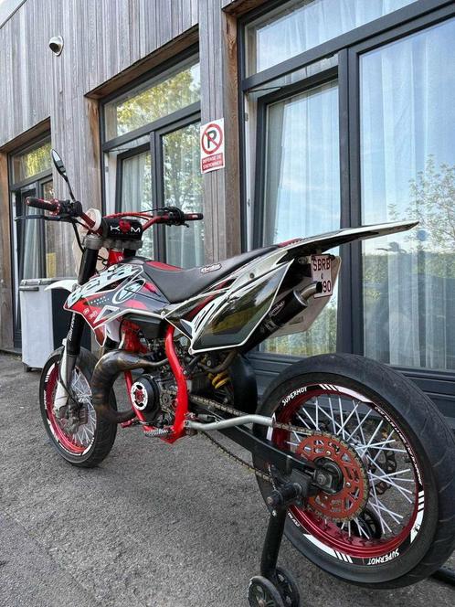 Scooter gezocht!! B-klasse, bekijk beschrijving.!! Na zomer!, Fietsen en Brommers, Brommeronderdelen | Scooters, Zo goed als nieuw