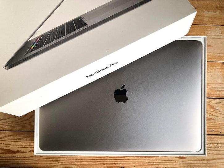 MacBook Pro 15 inch 2018, Informatique & Logiciels, Apple Macbooks, Comme neuf, MacBook Pro, 15 pouces, 2 à 3 Ghz, 256 GB, 16 GB