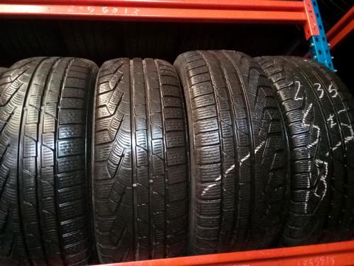 235/55/18 235+55+18 235/55R18 hiver Pirelle, Autos : Divers, Pièces de sport automobile, Comme neuf, Enlèvement