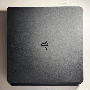 PlayStation 4 met 9 games, 2 controllers + 6 controller skin beschikbaar voor biedingen
