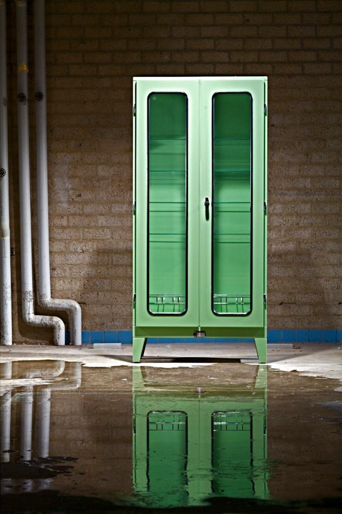 Industriële vitrinekast, dokterskast, apothekerskast, Huis en Inrichting, Kasten | Vitrinekasten, Nieuw, 150 tot 200 cm, 50 tot 100 cm