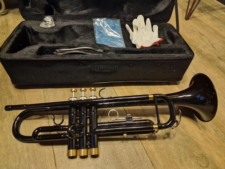 Zwarte trompet — Nieuw. incl. koffer + accessoires, Muziek en Instrumenten, Blaasinstrumenten | Trompetten, Ophalen of Verzenden