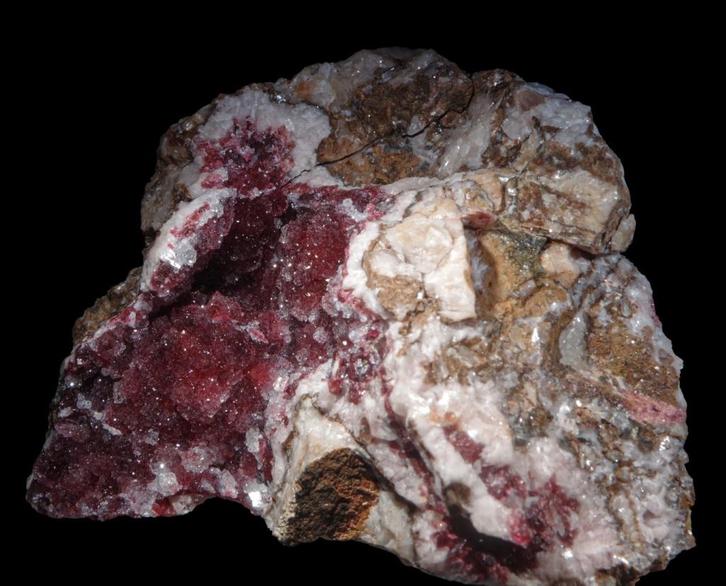 Donkerrode KWARTS kristallen uit Marokko., Collections, Minéraux & Fossiles, Minéral, Enlèvement ou Envoi