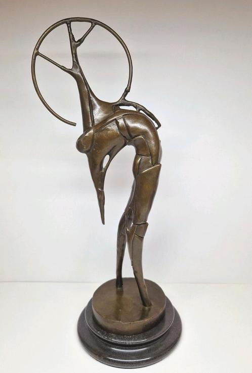 Modern abstract bronzen sculptuur Sagittarius, U. Boccioni., Antiek en Kunst, Kunst | Beelden en Houtsnijwerken, Ophalen of Verzenden