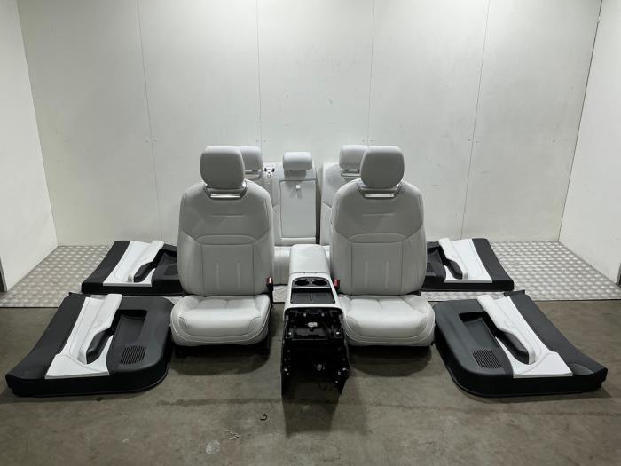 Kit revêtement (complet) d'un XPENG G6, Autos : Pièces & Accessoires, Habitacle & Garnissage, Autres marques automobiles, Utilisé