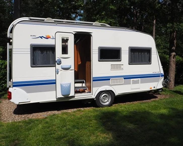 Netjes verzorgde Hobby Caravan, Caravans en Kamperen, Caravans, Particulier, tot en met 4, 1250 - 1500 kg, Treinzit, Hobby, Dwarsbed