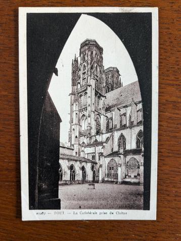 Carte postale Toul La Cathédrale prix du Cloître France