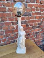 Vintage lamp met wit beeld vrouw = 50 EUR, Ophalen, Zo goed als nieuw