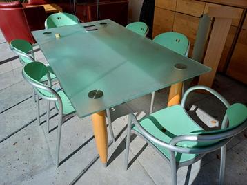 Keukentafel met 6 stoelen