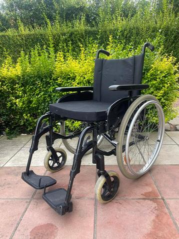 Chaise roulante pliable Invacare Esprit bonne état 