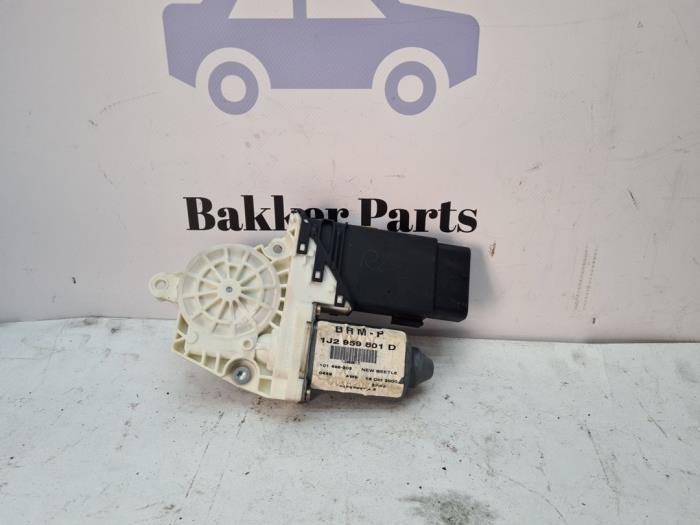 Moteur de vitre portière d'un Volkswagen Beetle, Autos : Pièces & Accessoires, Carrosserie & Tôlerie, Volkswagen, Utilisé, 3 mois de garantie