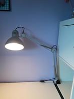 Bureaulamp Ikea (in wit en grijs beschikbaar), Huis en Inrichting, Lampen | Tafellampen, Ophalen of Verzenden, Zo goed als nieuw