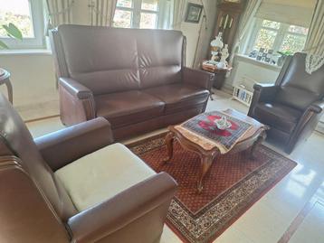 Woonkamer set – Bank, 2 Fauteuils & Salontafel – Klassieke s beschikbaar voor biedingen