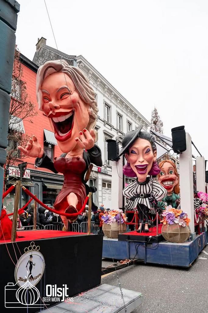 Carnavalspoppen Aalst carnaval Bjein Treizen, Hobby en Vrije tijd, Feestartikelen, Zo goed als nieuw, Ophalen