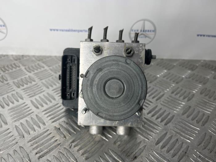 ABS Pomp van een Mercedes Sprinter, Auto-onderdelen, Elektronica en Kabels, Mercedes-Benz, Gebruikt, 3 maanden garantie