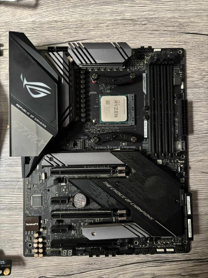 Carte mère ASUS ROG Strix X570-E Gaming 4 ( HROS PROCESSEUR), Computers en Software, Moederborden, Gebruikt, AMD, Ophalen