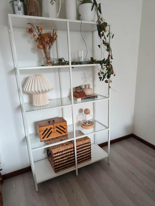 vittsjo vitrinekast Ikea wit, Huis en Inrichting, Kasten | Stellingkasten, Gebruikt, Ophalen