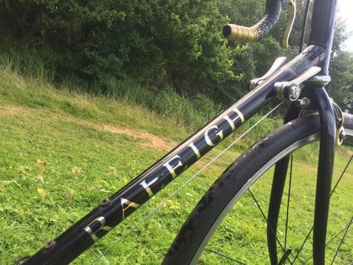 Retro Raleigh koersfiets met zwart en goud, Fietsen en Brommers, Fietsen | Racefietsen, Ophalen