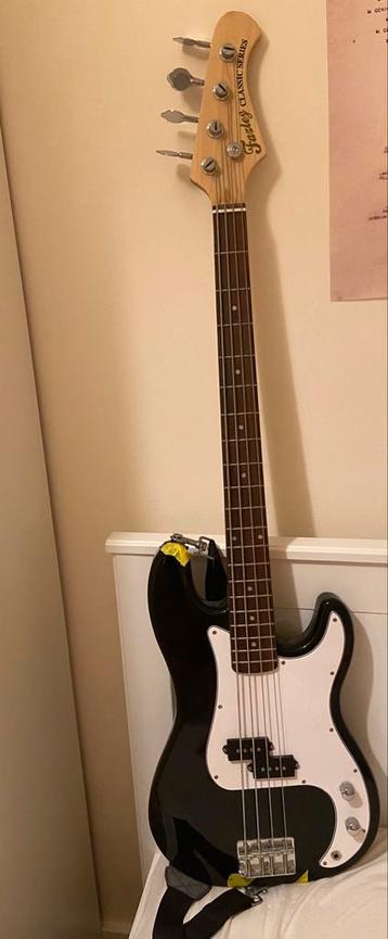 Basgitaar + Amplifier, Muziek en Instrumenten, Ophalen, Zo goed als nieuw, Basgitaar
