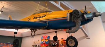 Vintage Comet 56 vliegtuig met motor
 beschikbaar voor biedingen