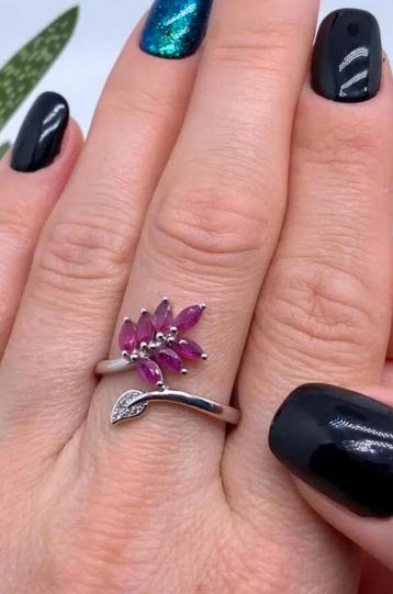 Sterling zilver ring met natuurlijke robijn beschikbaar voor biedingen