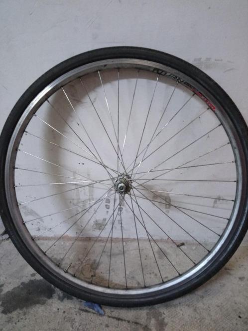 Fiets voorwiel 26 en 28 inch, Fietsen en Brommers, Fietsonderdelen, Gebruikt, Algemeen, Wiel, Ophalen