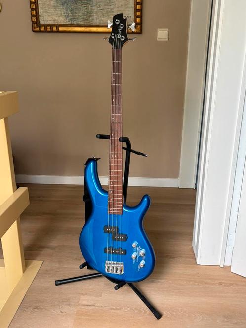 Basispakket basgitaar van Cort - incl accesoires, Muziek en Instrumenten, Snaarinstrumenten | Gitaren | Bas, Zo goed als nieuw