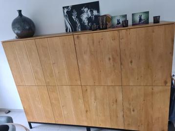 Kast beschikbaar voor biedingen