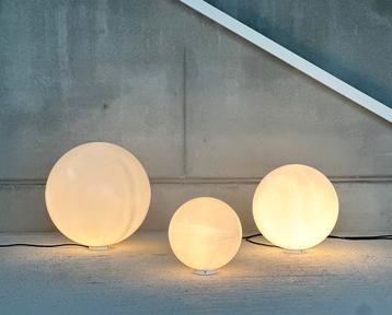 Set van drie “Globo” vloerlampen, made by “Slide” Italy beschikbaar voor biedingen