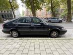 La Saab 9-3 1998 roule mais la carrosserie est endommagée, Achat, Noir, 5 portes, Berline