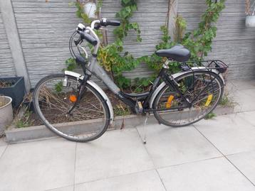 Damesfiets 28 inch in zeer goed staat beschikbaar voor biedingen