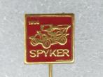 SP2145 Speldje 1904 Spyker rood, Collections, Broches, Pins & Badges, Utilisé, Enlèvement ou Envoi