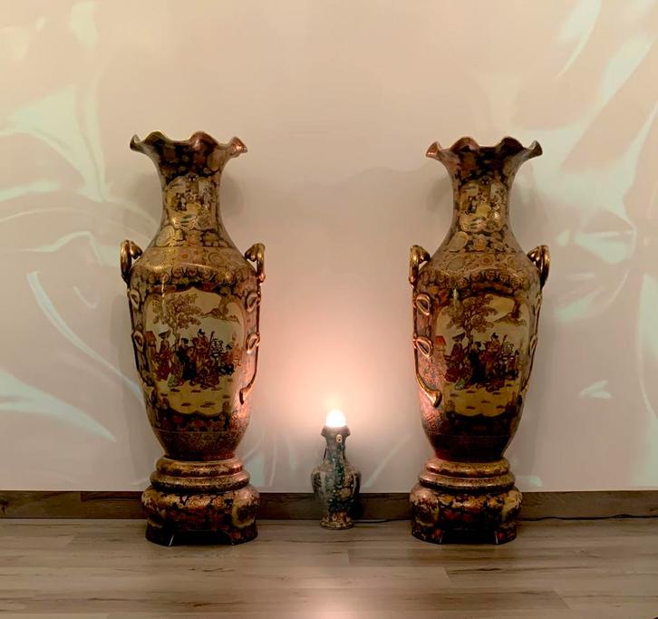 EXTRAORDINARY SUPER RARE BIG VASES COUPLE OF SATSUMA, Antiek en Kunst, Antiek | Porselein, Ophalen