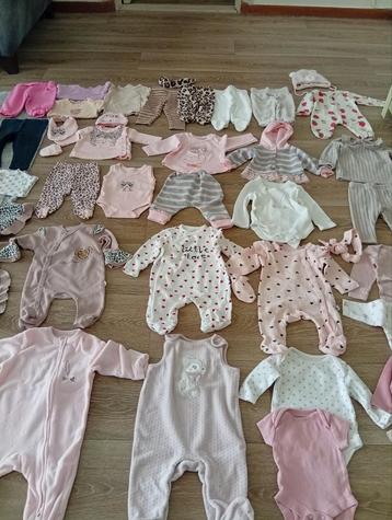 Babykleren  beschikbaar voor biedingen