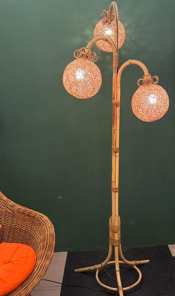 Magnifique lampadaire en rotin et bambou des années 50, Utilisé, Autres matériaux, Rotan, 150 à 200 cm