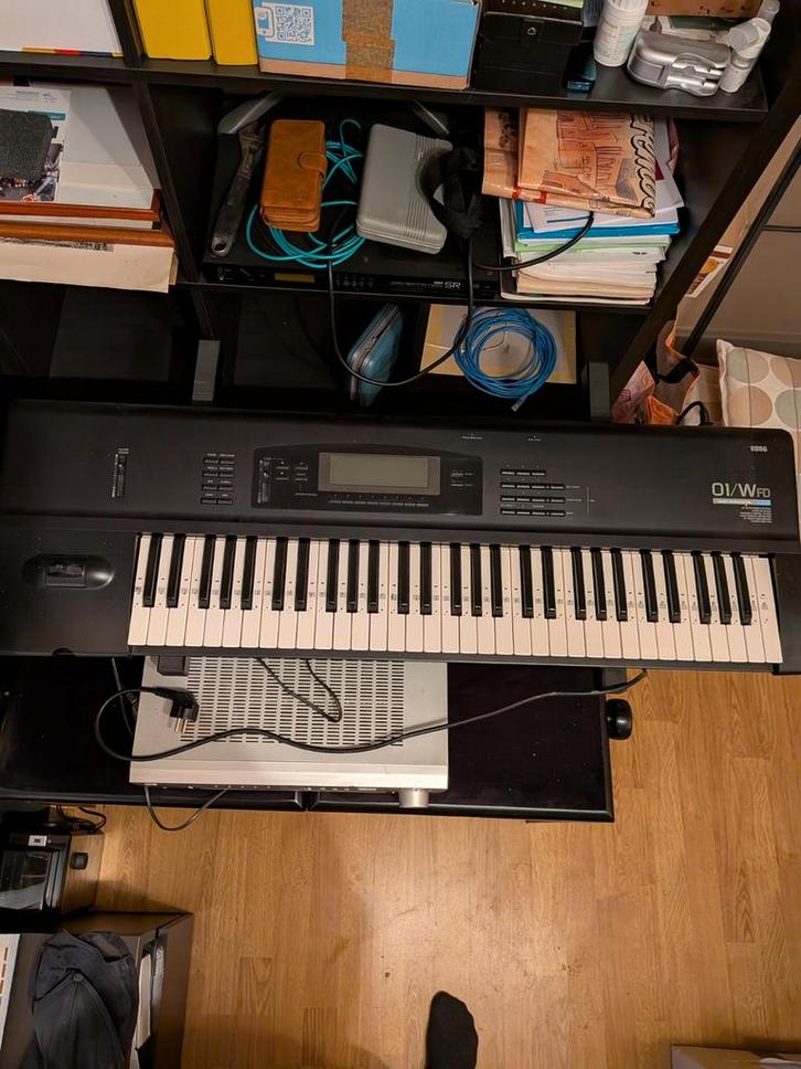 Synthesizer Korg 01/Wfd., Musique & Instruments, Claviers, Korg, Enlèvement