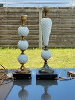 2 lampes de table vintage en verre opalin blanc Style Régenc, Antiquités & Art, Antiquités | Verre & Cristal, Enlèvement ou Envoi