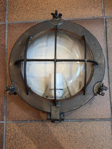 Retro -vintage scheeps Schotlamp of Bull's-eye lamp beschikbaar voor biedingen