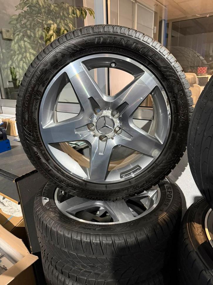 Mercedes-benz Jantes Amg Pneus Hiver 18 pouces d origine, Autos : Pièces & Accessoires, Pneus & Jantes, Pneu(s), Pneus hiver, 18 pouces